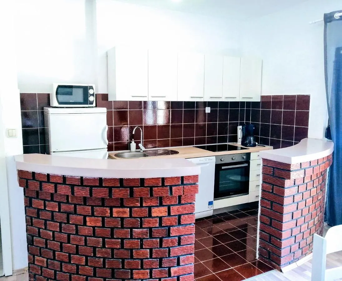 Family Apartments K&M Pag Town 0*,
