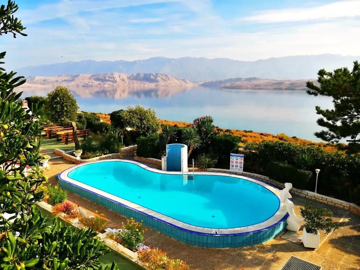 Family Apartments K&M Pag Town Croazia