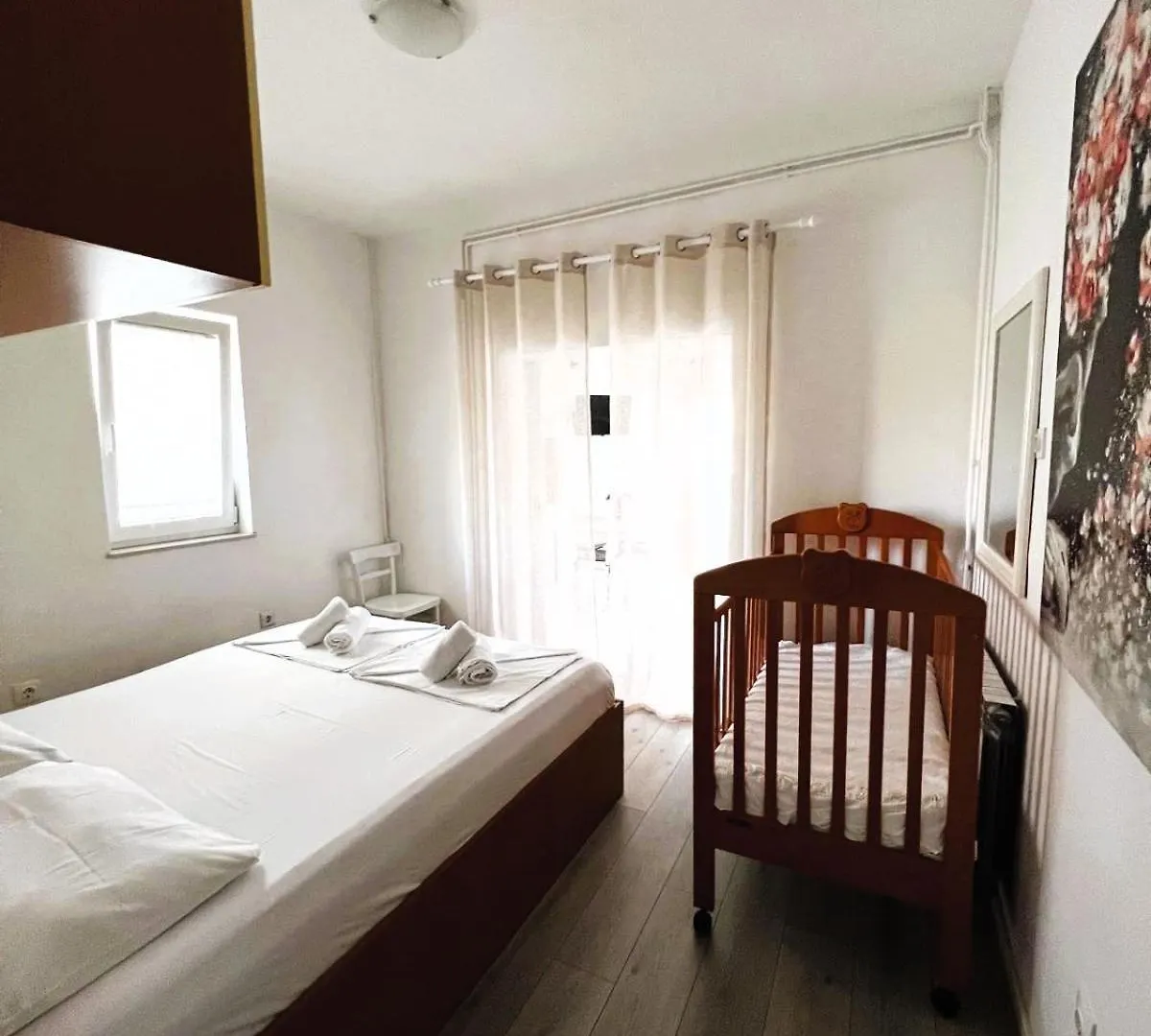 Family Apartments K&M Pag Town 0*,
