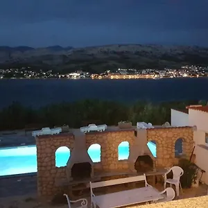 Mia Pag Apartmán